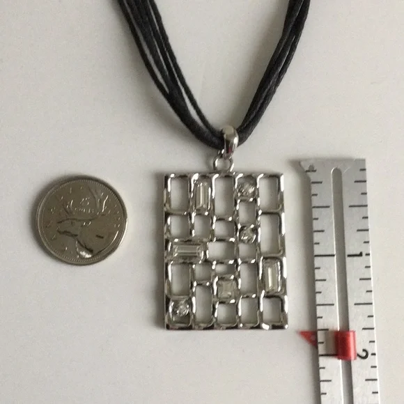 Unique Geometric Rhinestone Necklace - Picture 4 of 4